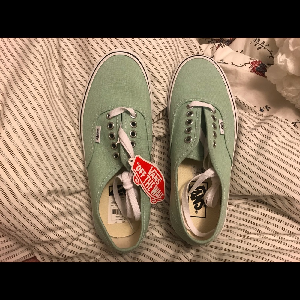Brand new women’s vans